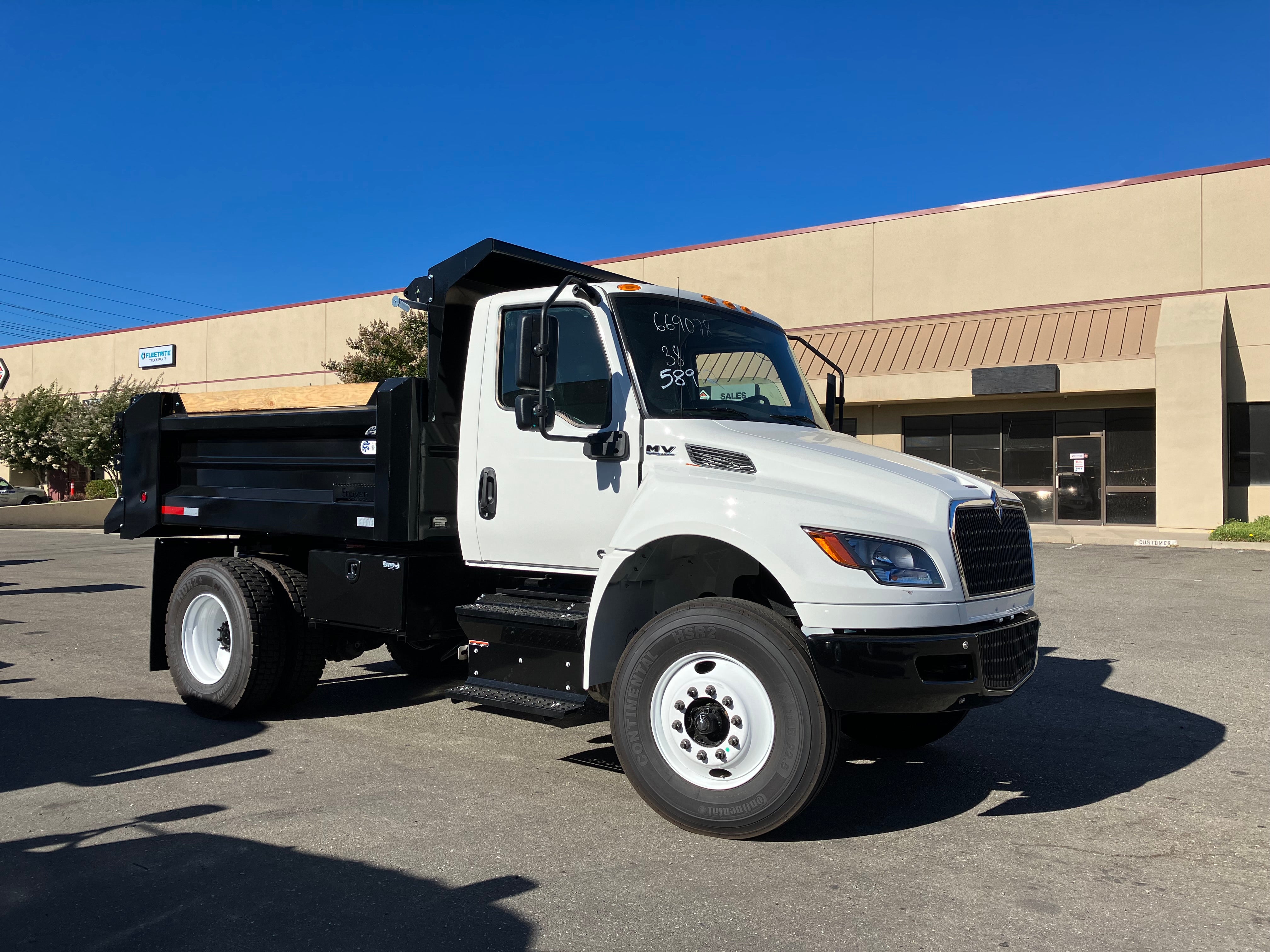 2025 International MV Peterson Trucks