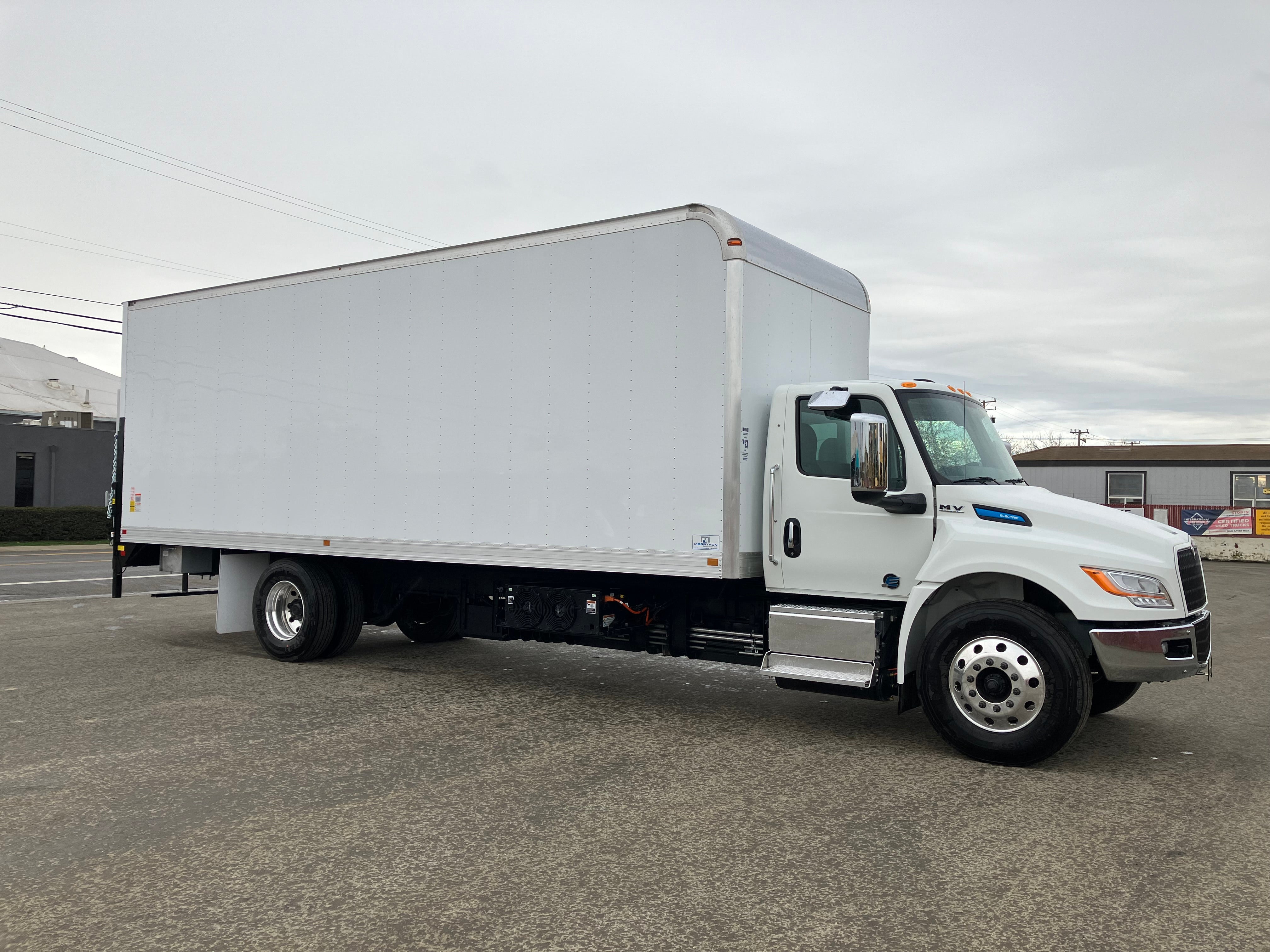 2024 International eMV Box Truck