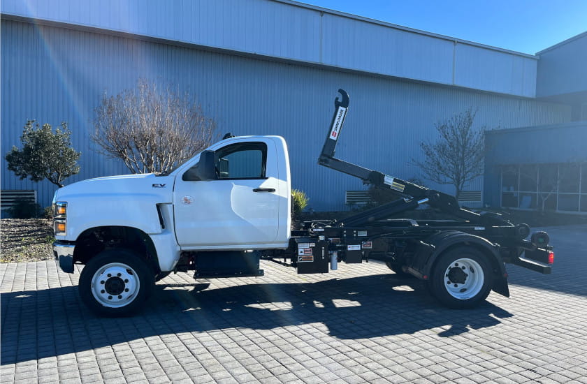 CV515 w/ Hook Lift