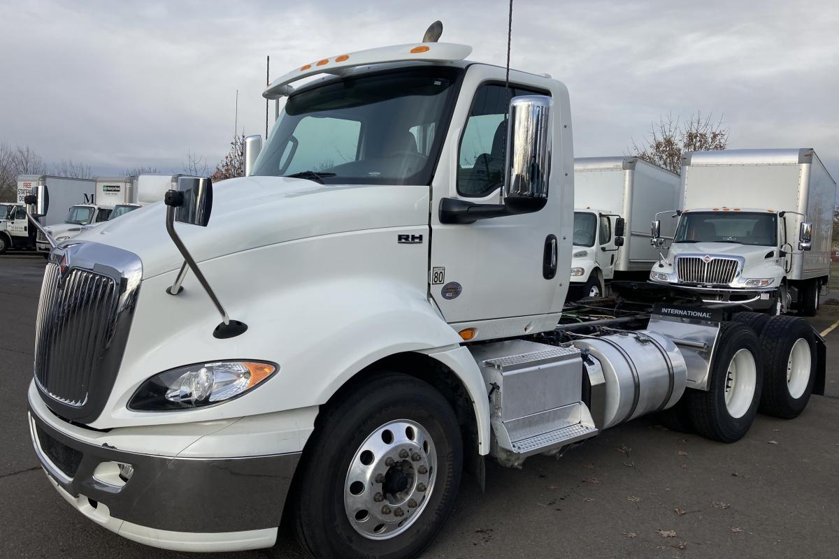 2018 RH 3-axle Day Cab