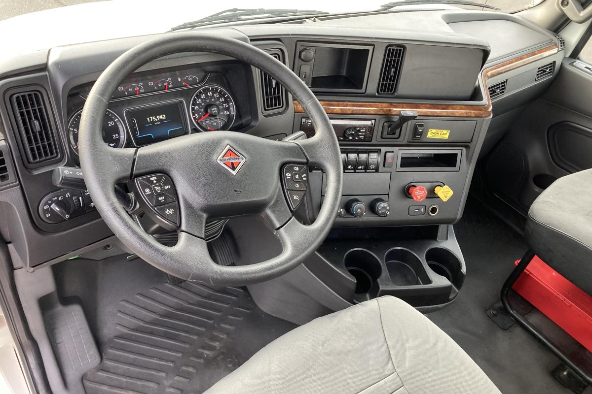 2018 RH 3-axle Day Cab
