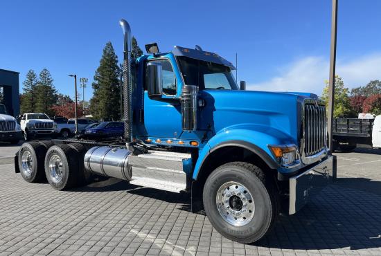 HX520 HEAVY HAUL TRACTOR