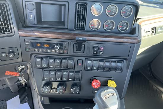 HX520 HEAVY HAUL TRACTOR