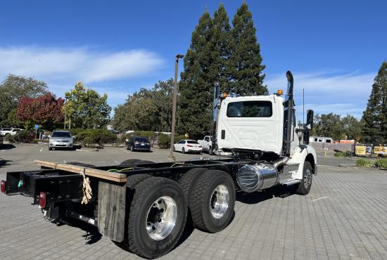 HX620 LOG TRUCK CAB AND CHASSIS