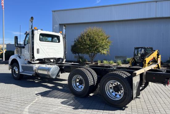 HX620 LOG TRUCK CAB AND CHASSIS