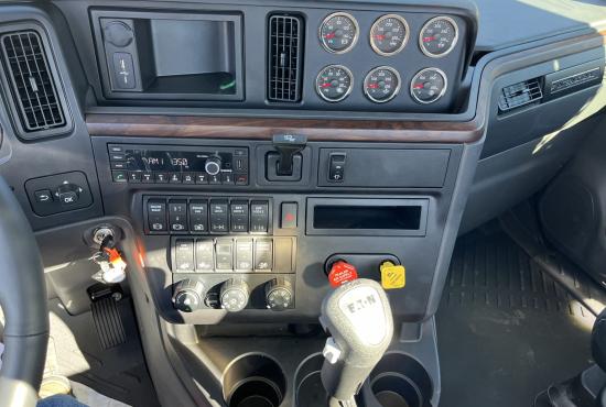 HX620 LOG TRUCK CAB AND CHASSIS