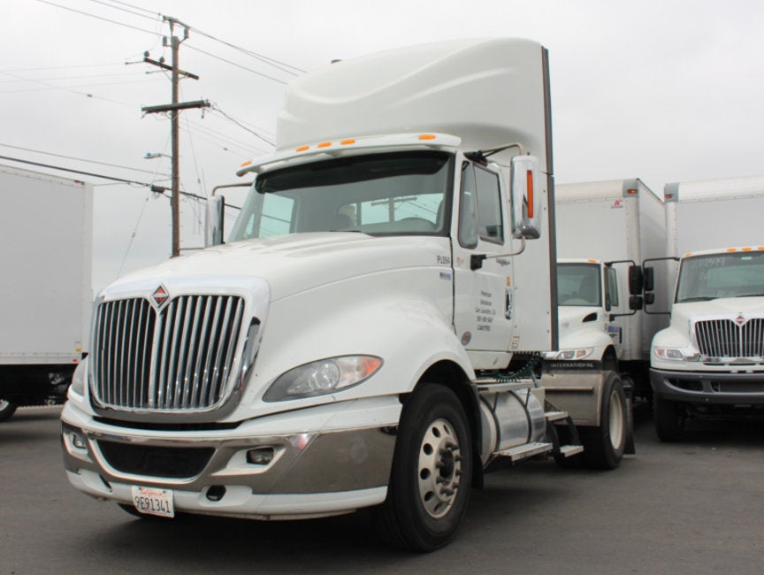 Single-Axle Tractor | Peterson Trucks